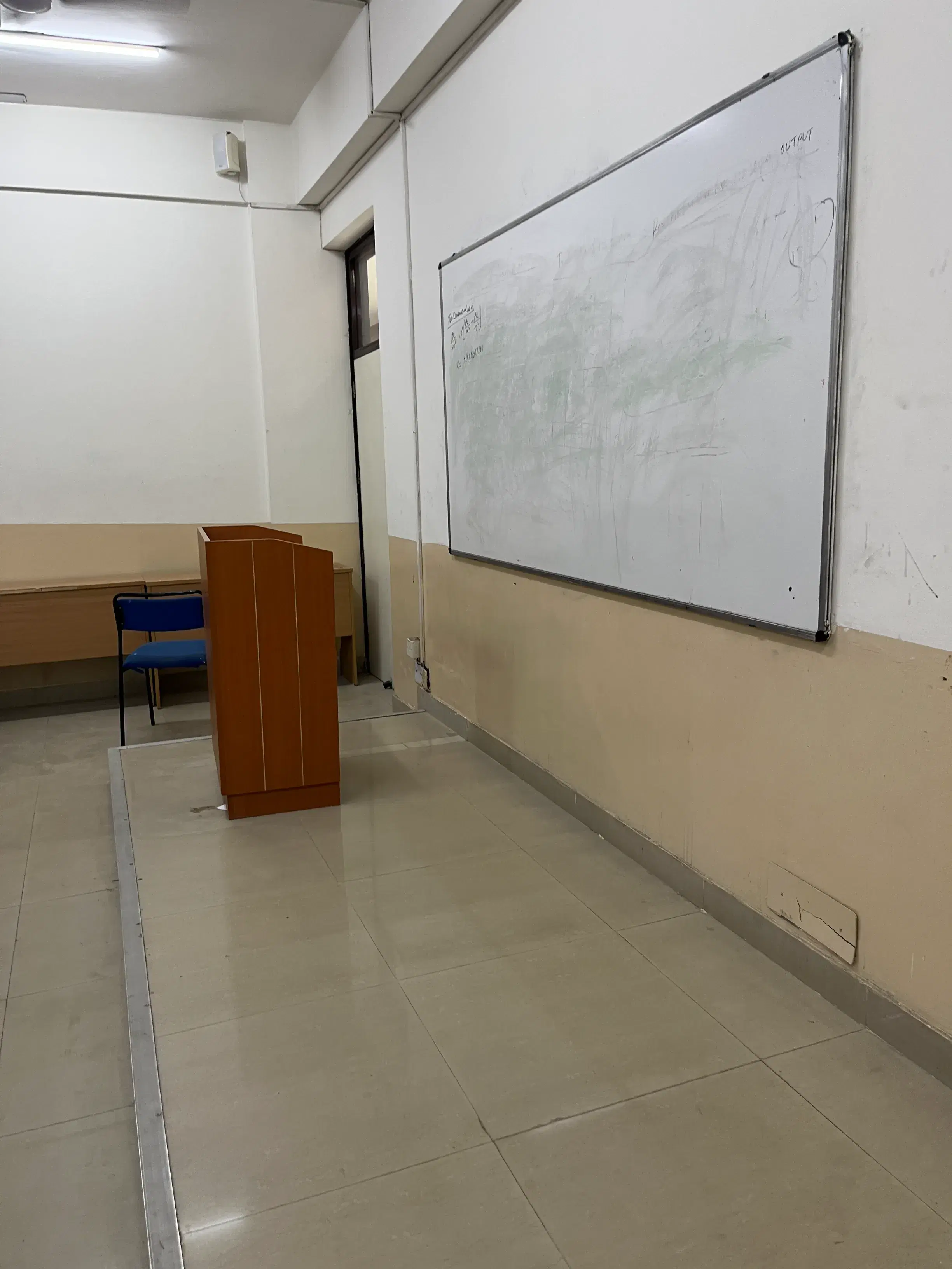 Amity University Greater Noida Classroom photo 2